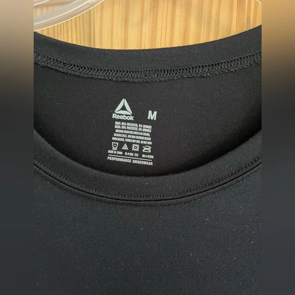 Men’s Black Long Sleeve Reebok Shirt Size‎ Medium